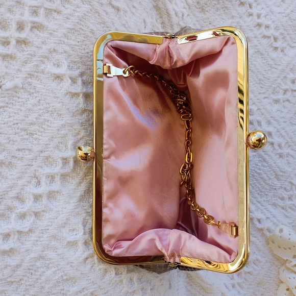 Elegant Joan Rivers Snakeskin Pattern Clutch with Gold Chain - Picture 4 of 5